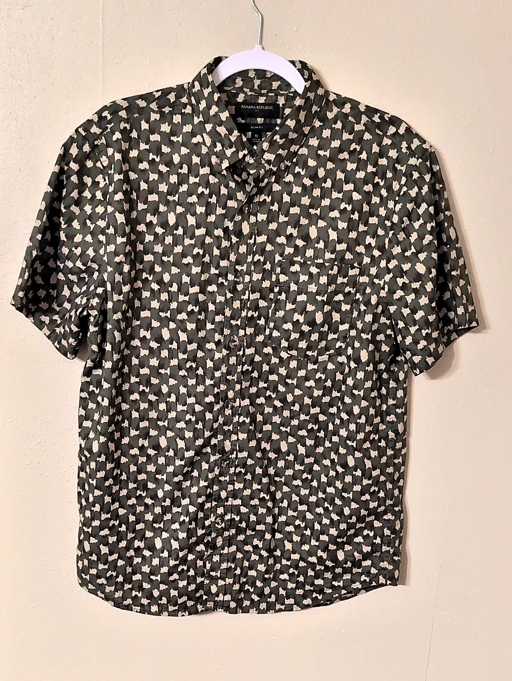 Banana Republic Slim Fit Short-Sleeve Shirt Camo Short-Sleeve Shirt Size Medium